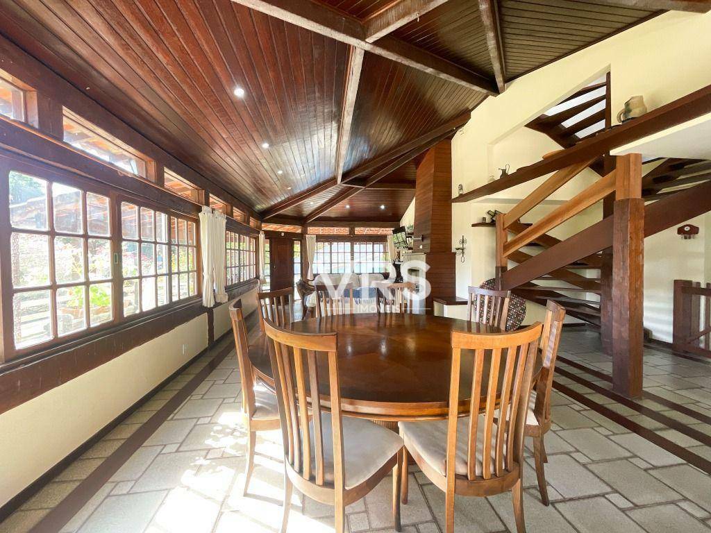 Casa à venda com 5 quartos, 220m² - Foto 22