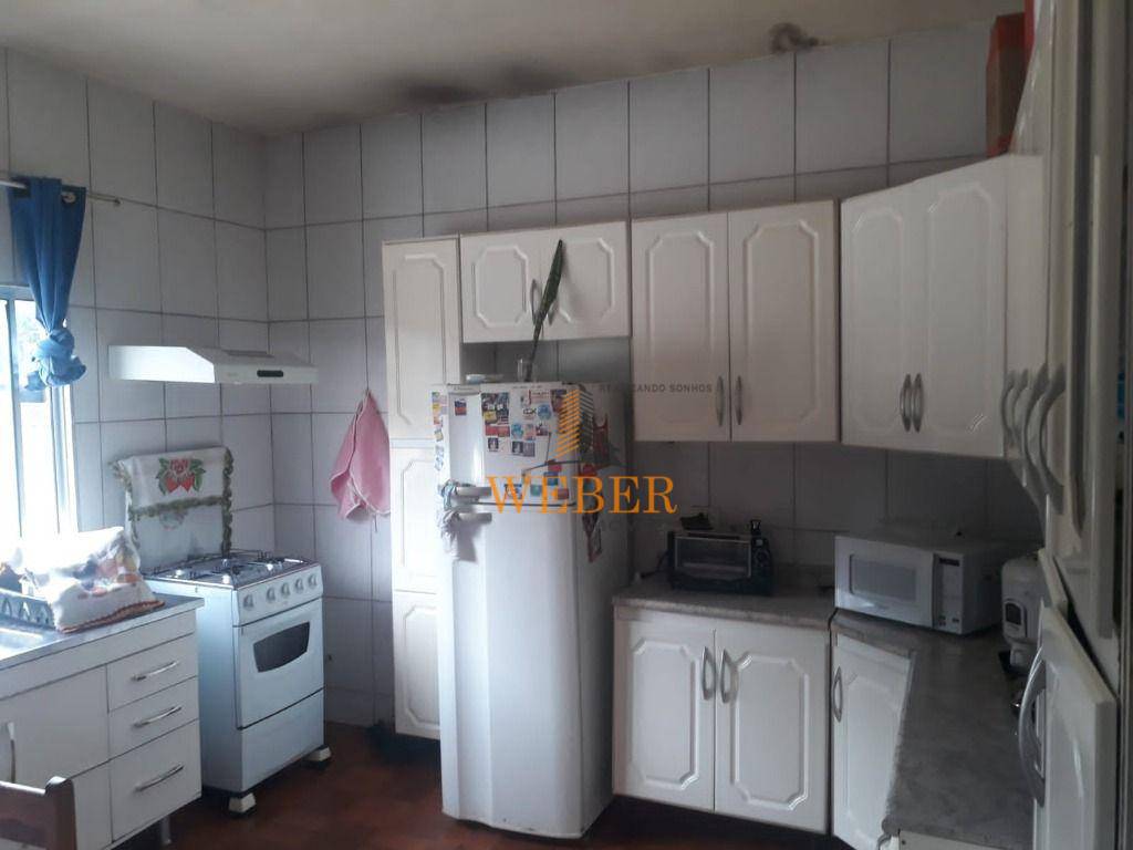 Casa à venda com 4 quartos, 100m² - Foto 17