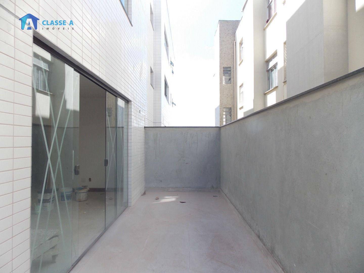 Apartamento à venda com 3 quartos, 136m² - Foto 4