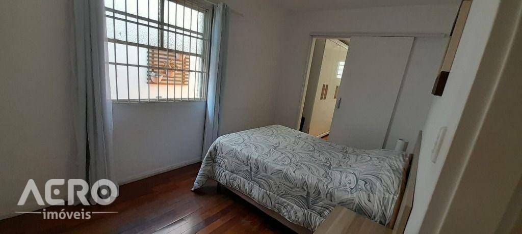 Casa à venda com 4 quartos, 177m² - Foto 9
