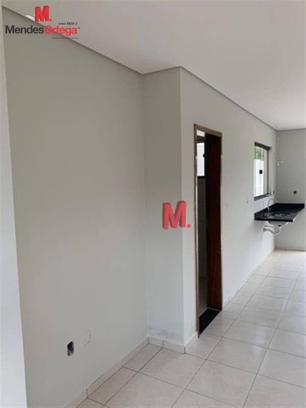 Casa à venda com 2 quartos, 90m² - Foto 5