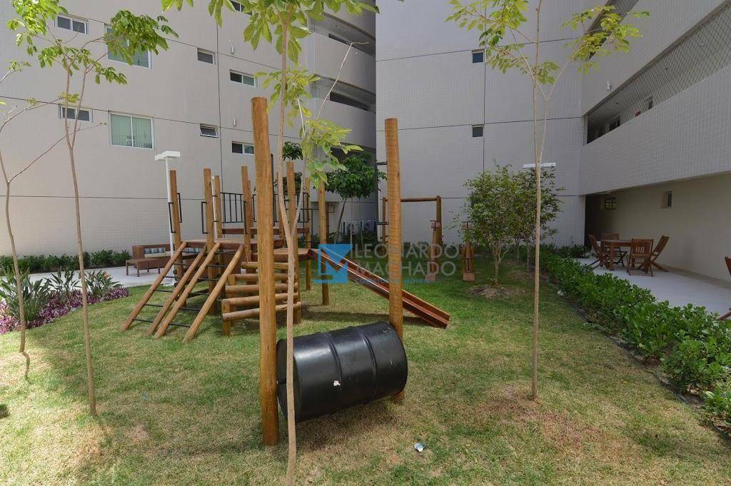 Apartamento à venda com 3 quartos, 111m² - Foto 4
