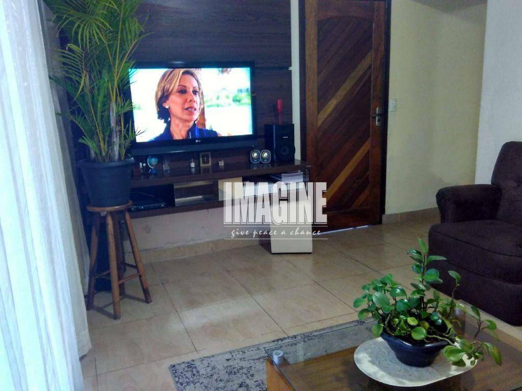 Sobrado à venda com 2 quartos, 126m² - Foto 3