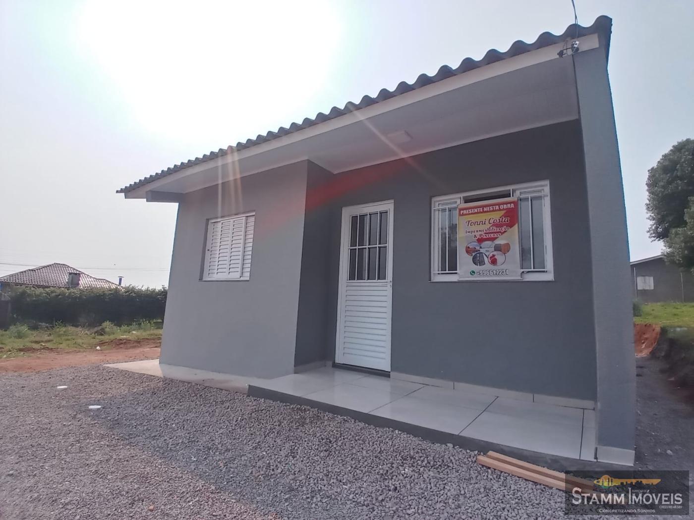 Casa à venda com 2 quartos, 150m² - Foto 1