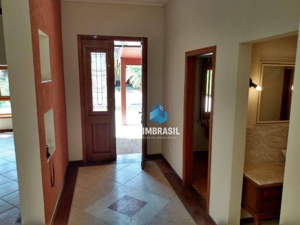 Casa à venda com 5 quartos, 330m² - Foto 4