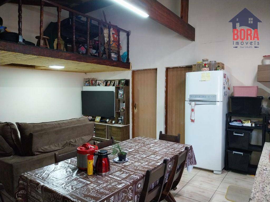 Casa à venda com 8 quartos, 200m² - Foto 10