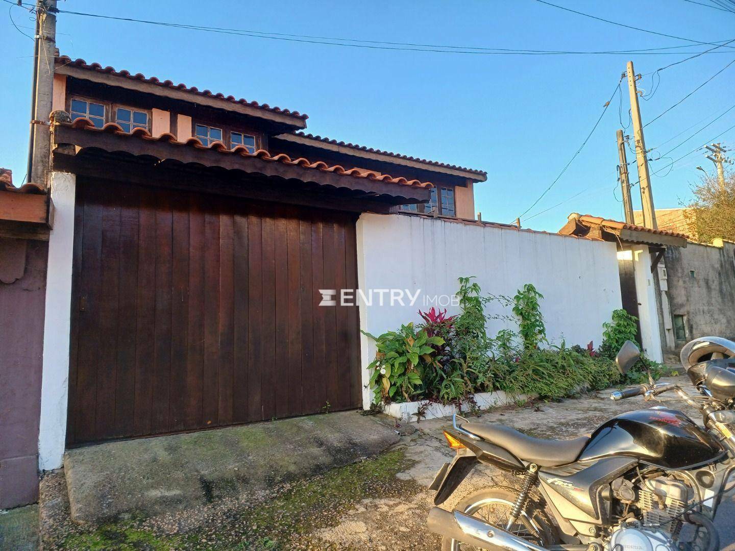 Casa à venda com 3 quartos, 100m² - Foto 2