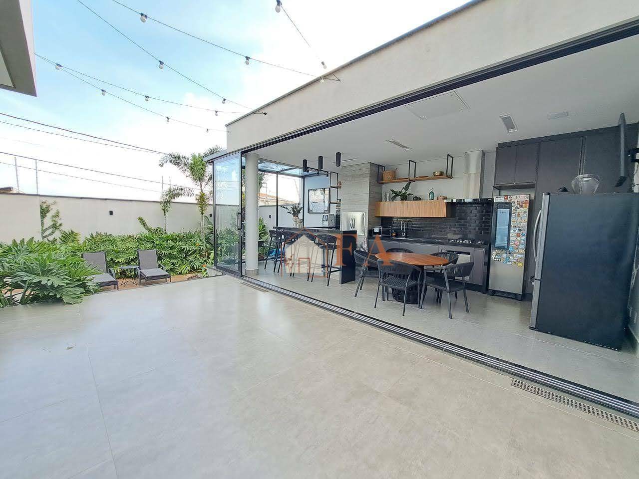 Casa à venda com 3 quartos, 210m² - Foto 10