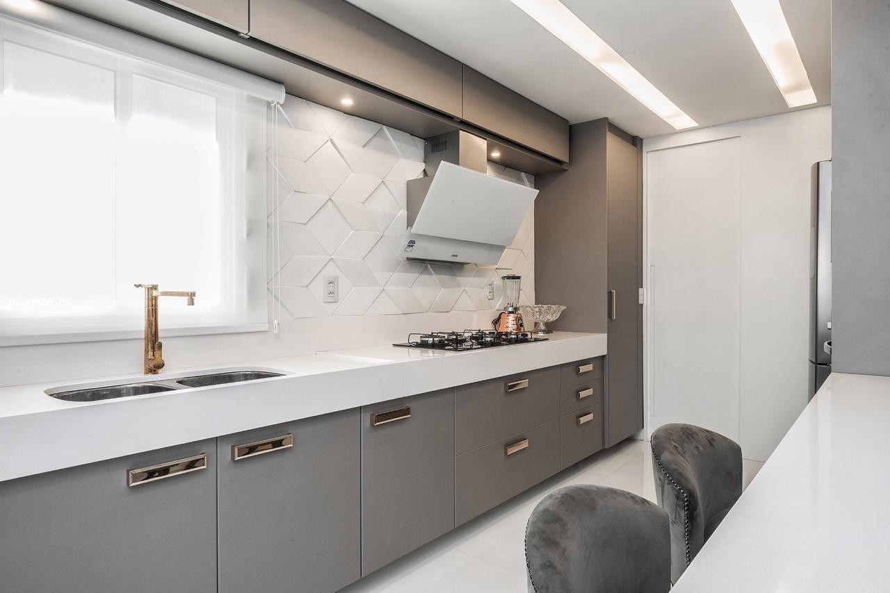 Apartamento à venda com 4 quartos, 228m² - Foto 3