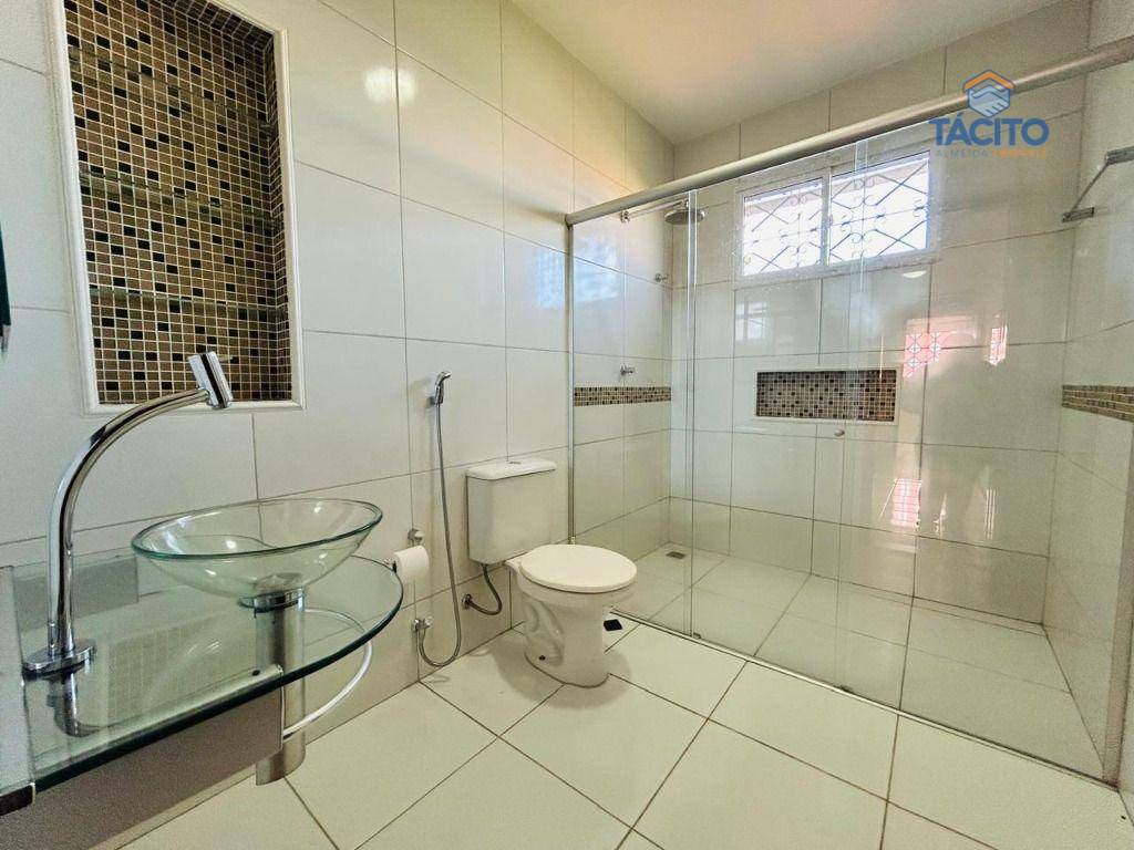 Casa à venda com 5 quartos, 284m² - Foto 9
