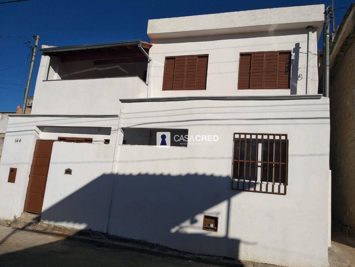 Casa à venda com 3 quartos, 140m² - Foto 1