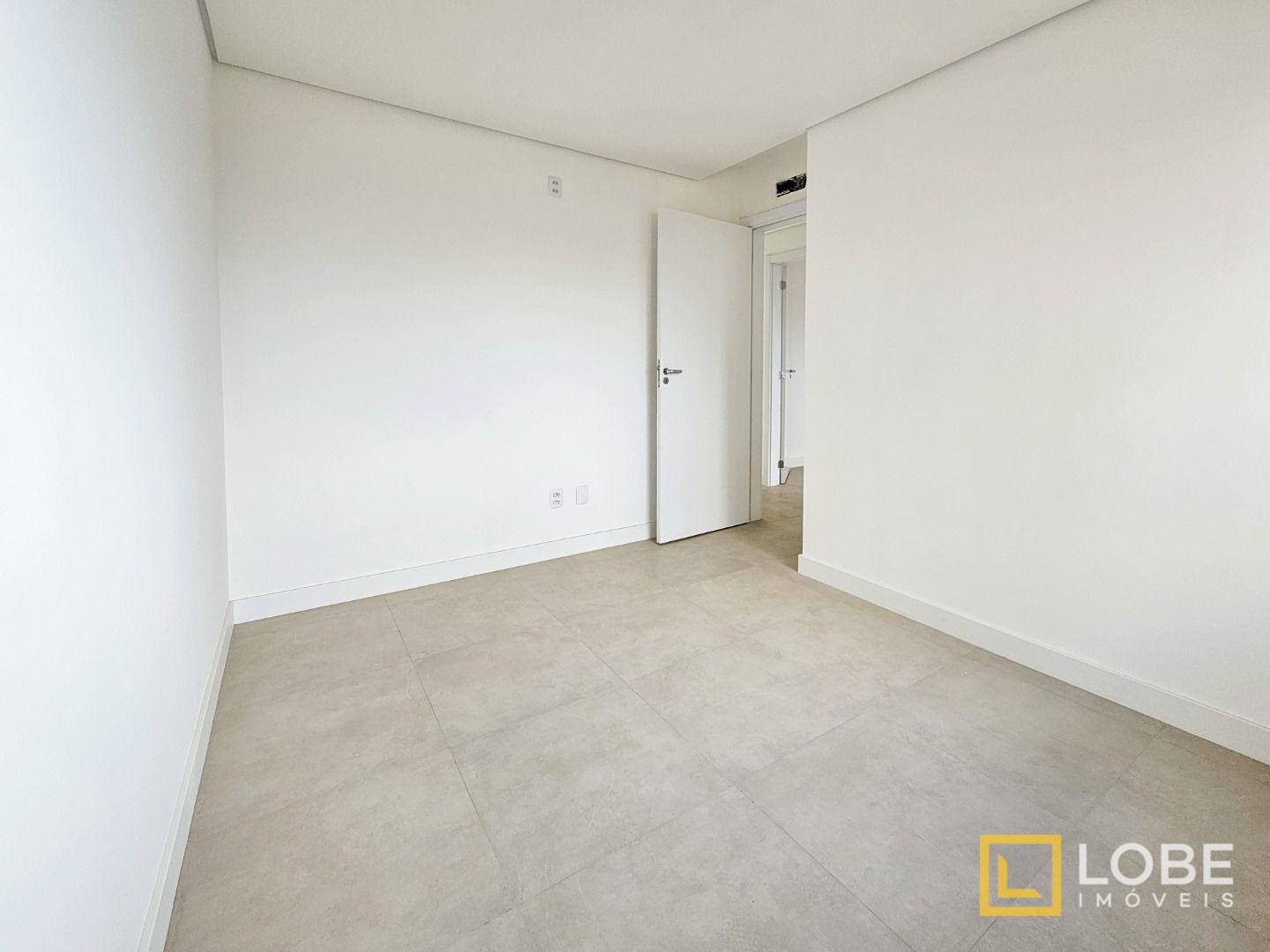 Apartamento à venda com 2 quartos, 68m² - Foto 9