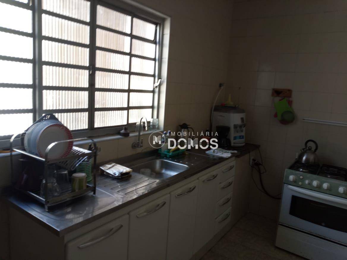 Casa à venda com 3 quartos, 300M2 - Foto 3