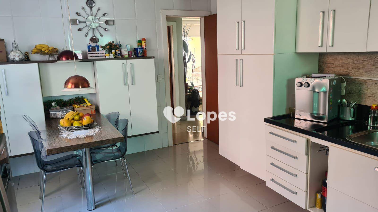 Casa à venda com 3 quartos, 242m² - Foto 16