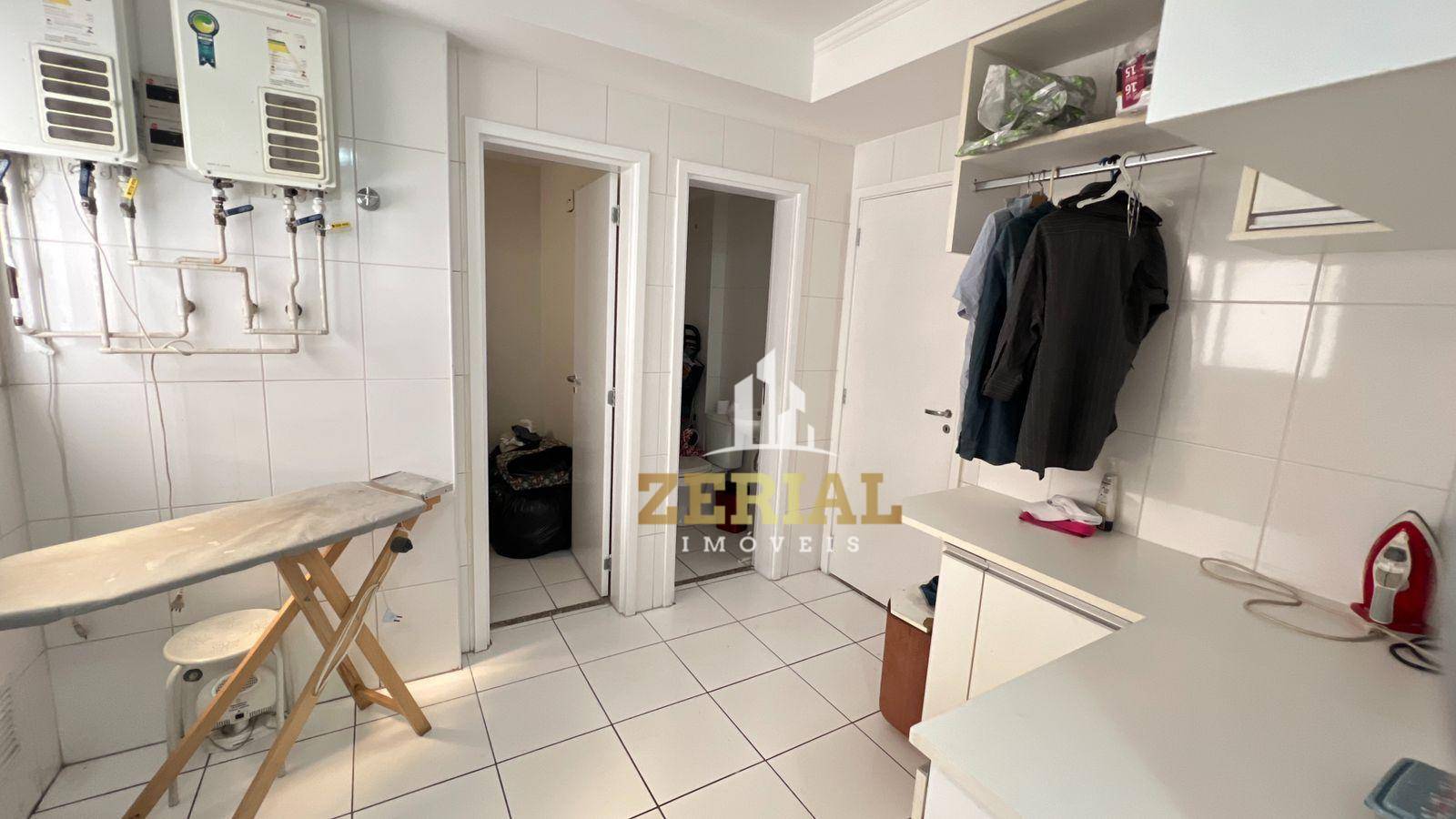 Apartamento à venda com 3 quartos, 242m² - Foto 13