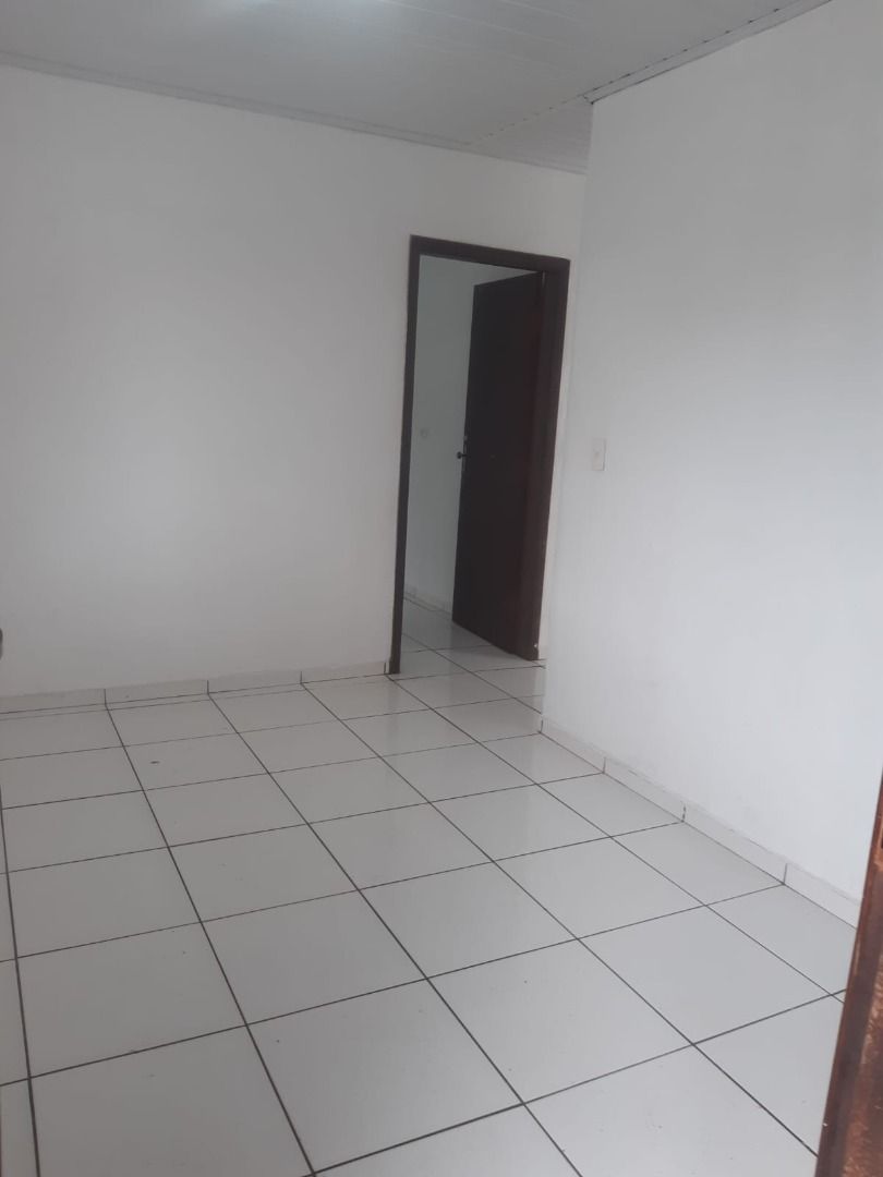 Casa à venda com 2 quartos, 50m² - Foto 3