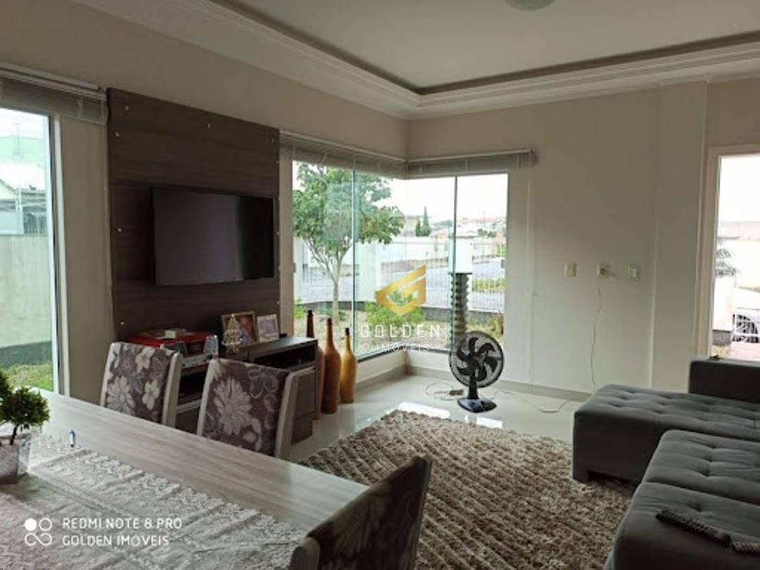 Casa à venda com 3 quartos, 130m² - Foto 1