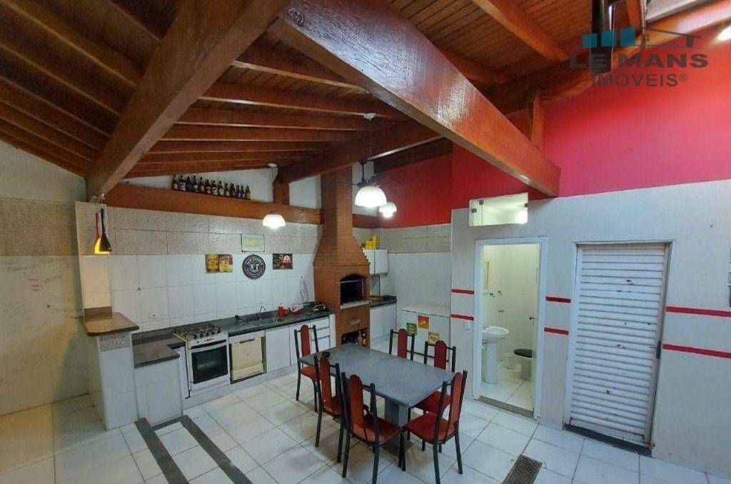 Casa à venda com 3 quartos, 200m² - Foto 2