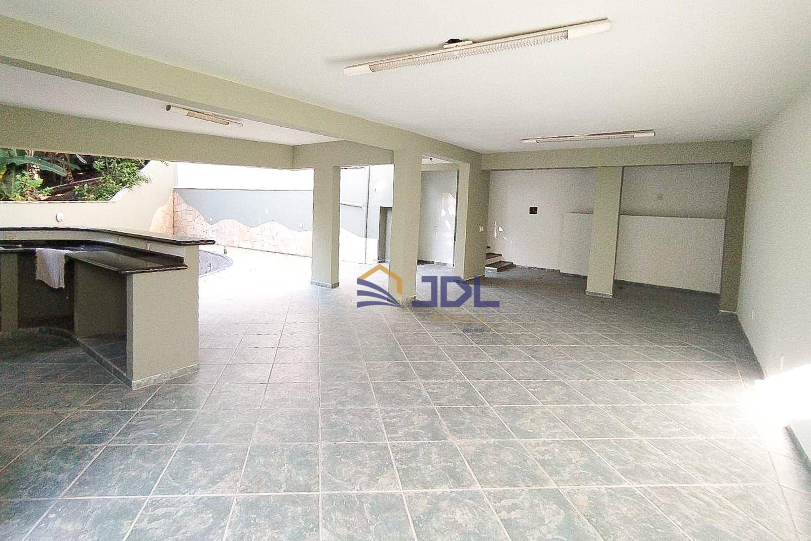 Casa à venda com 4 quartos, 400m² - Foto 4