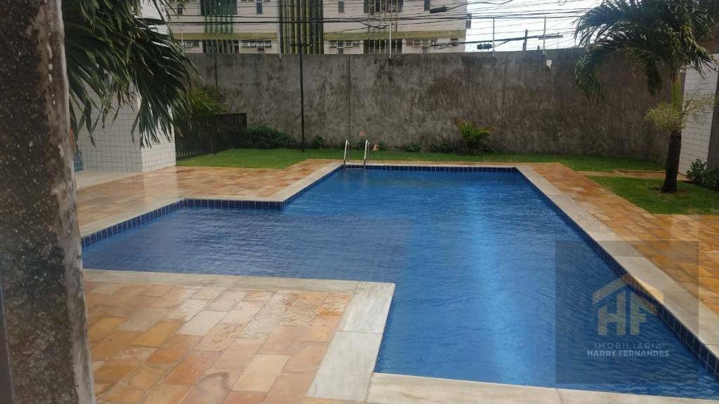 Apartamento à venda com 2 quartos, 66m² - Foto 4