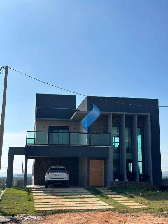 Casa de Condomínio à venda com 4 quartos, 400m² - Foto 2