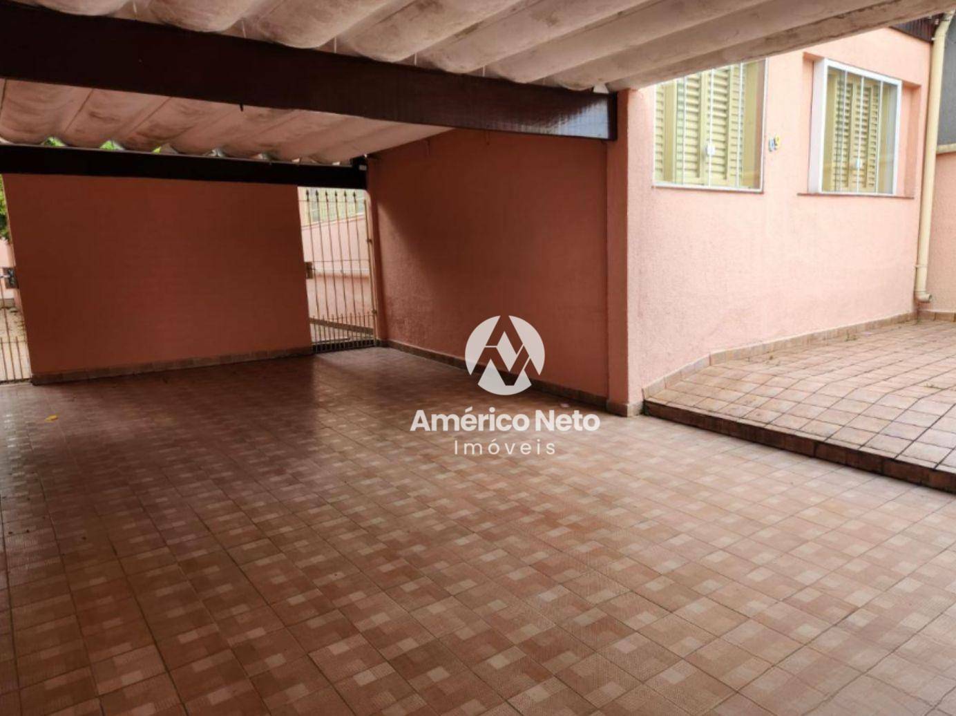 Casa à venda com 2 quartos, 172m² - Foto 1