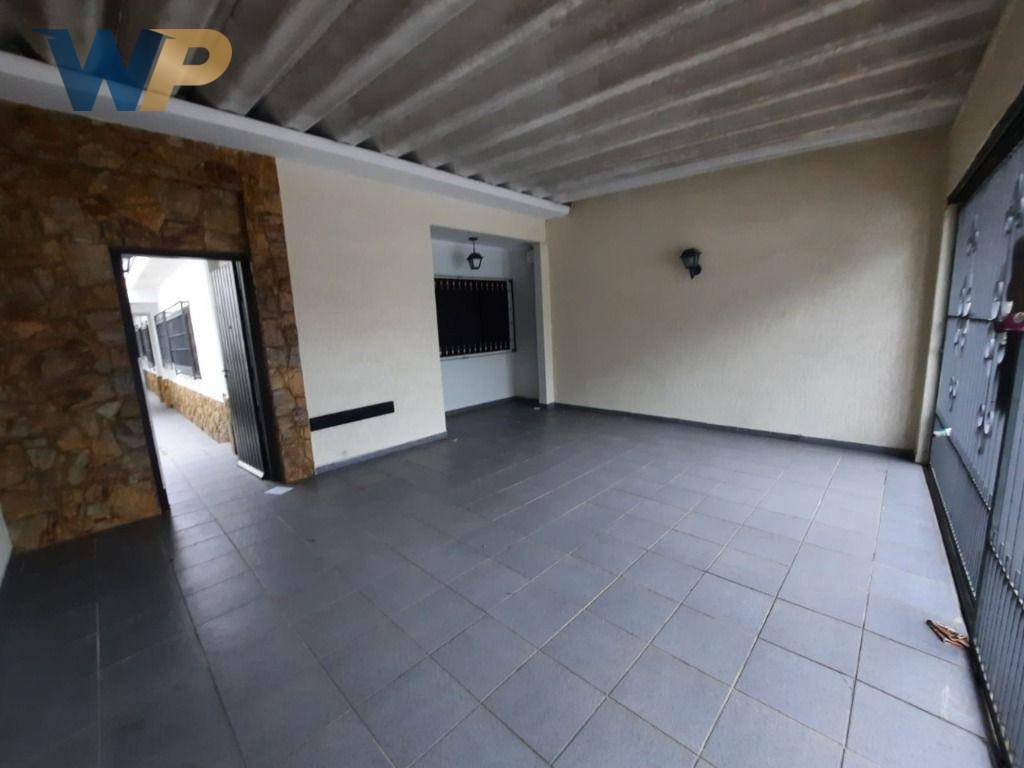 Casa à venda com 5 quartos, 180m² - Foto 2