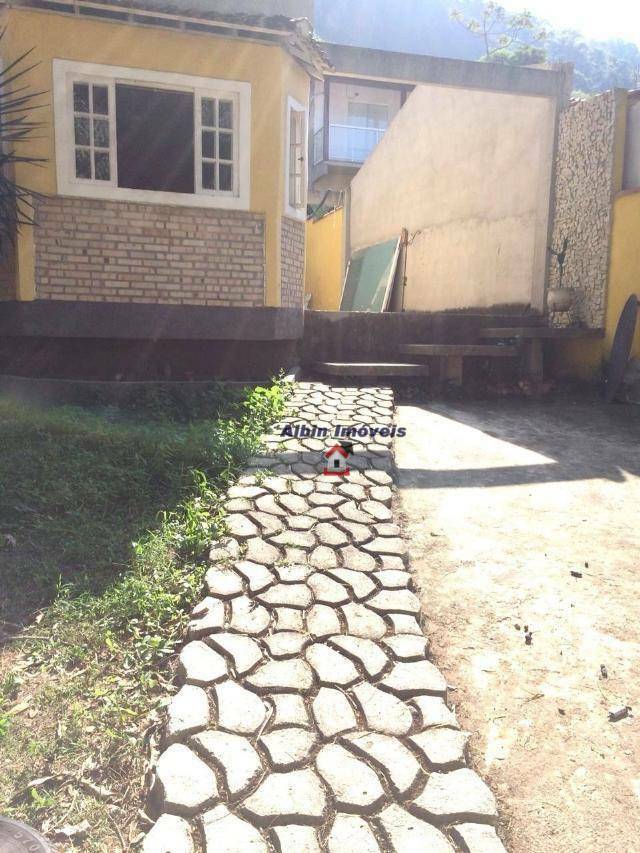 Casa à venda com 3 quartos, 100m² - Foto 5