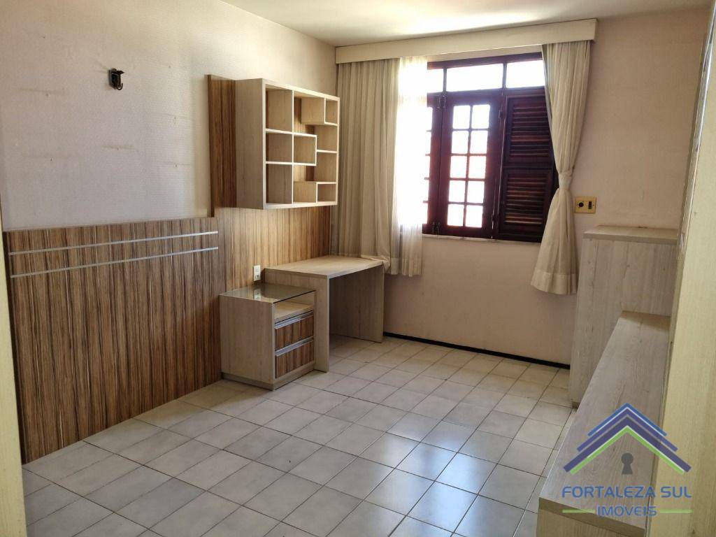 Casa à venda com 4 quartos, 281m² - Foto 13