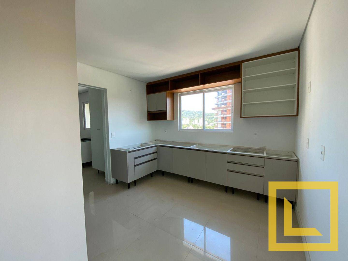 Apartamento à venda com 3 quartos, 165m² - Foto 6