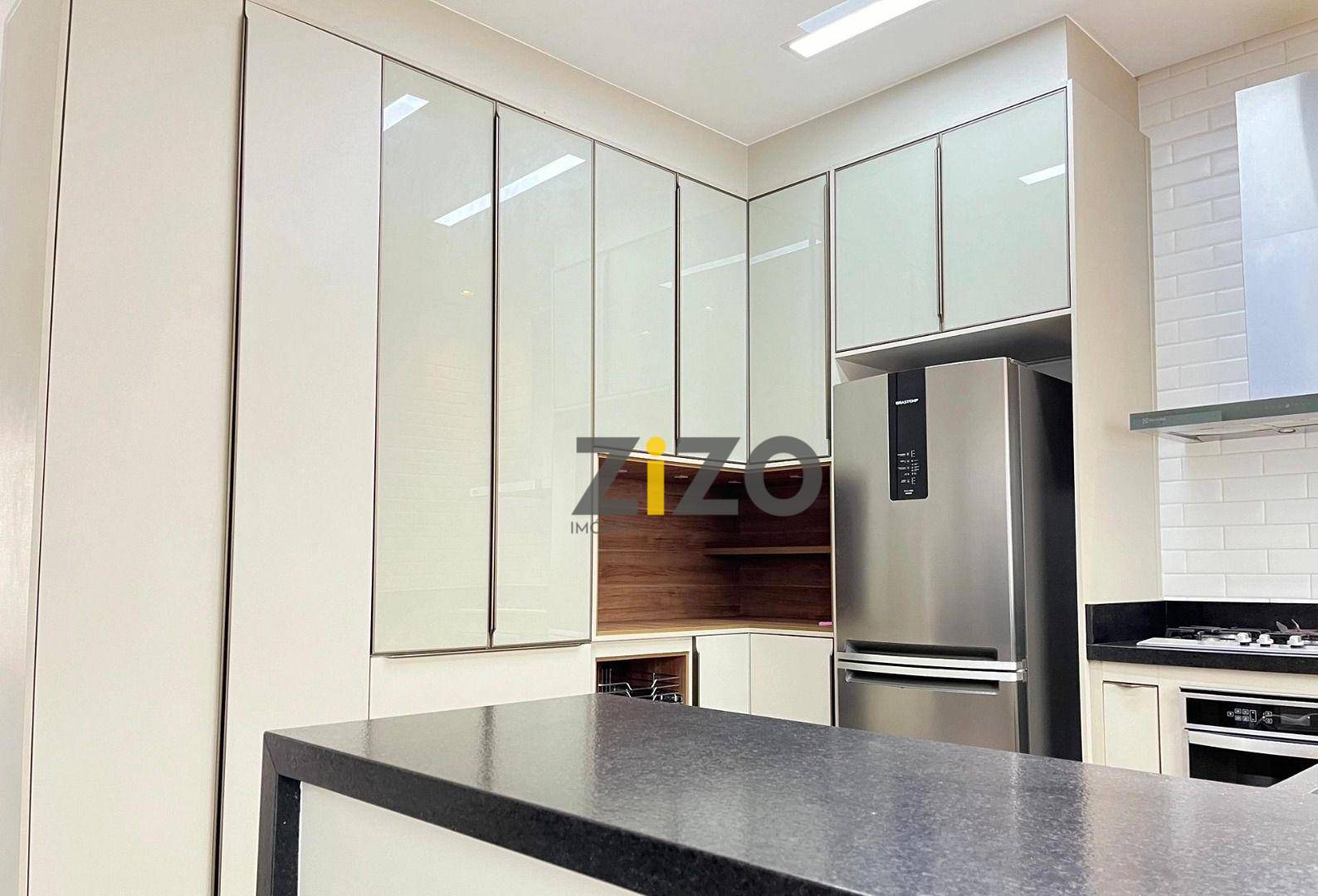 Casa de Condomínio para alugar com 5 quartos, 200m² - Foto 9