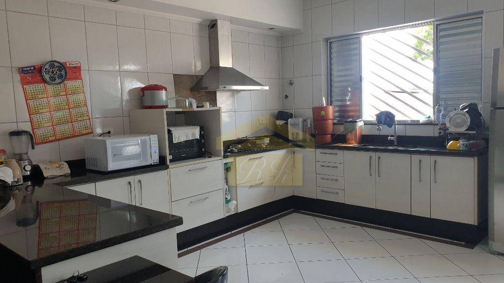 Sobrado à venda com 6 quartos, 350m² - Foto 3