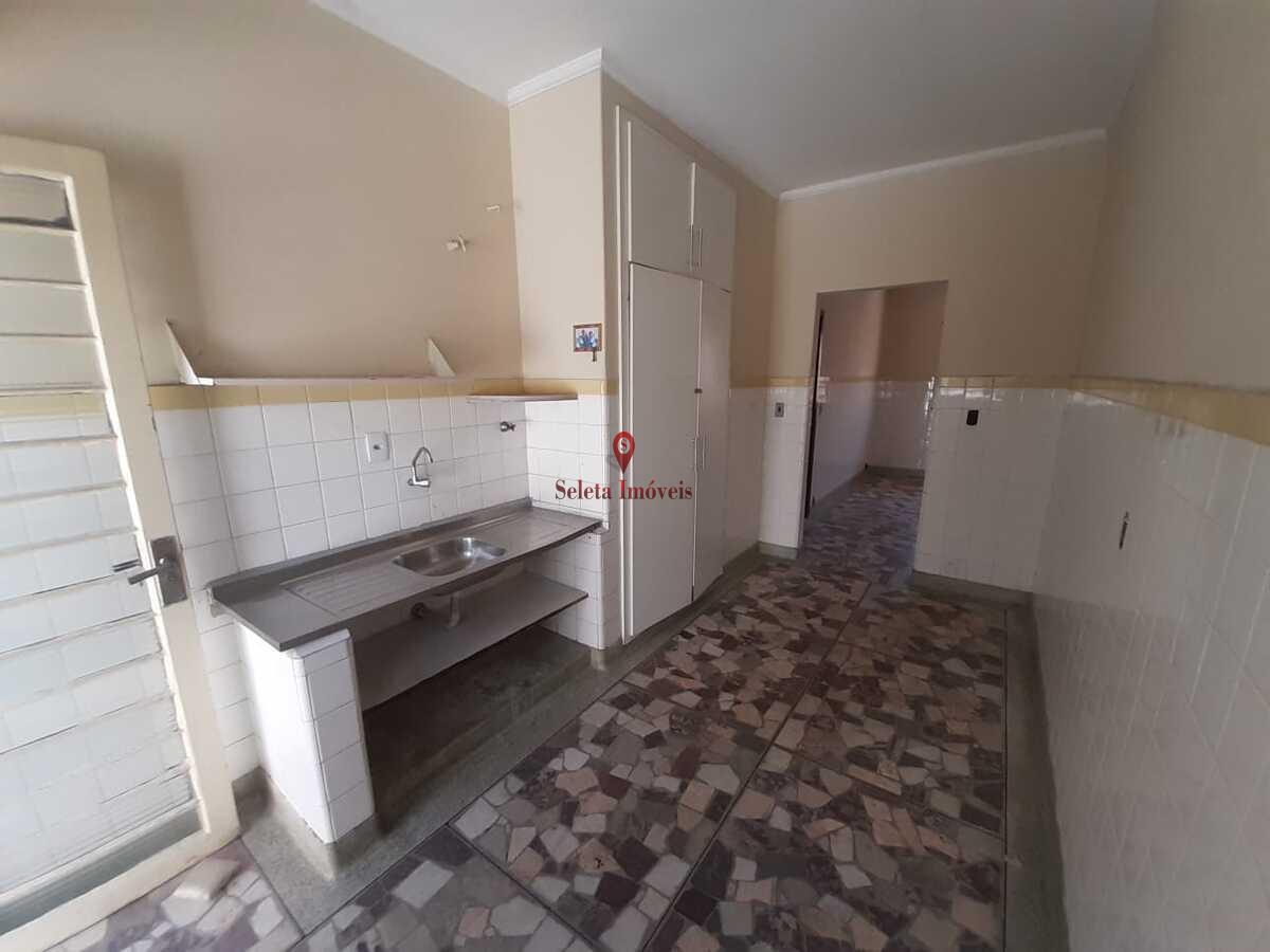 Casa à venda com 4 quartos, 372m² - Foto 24