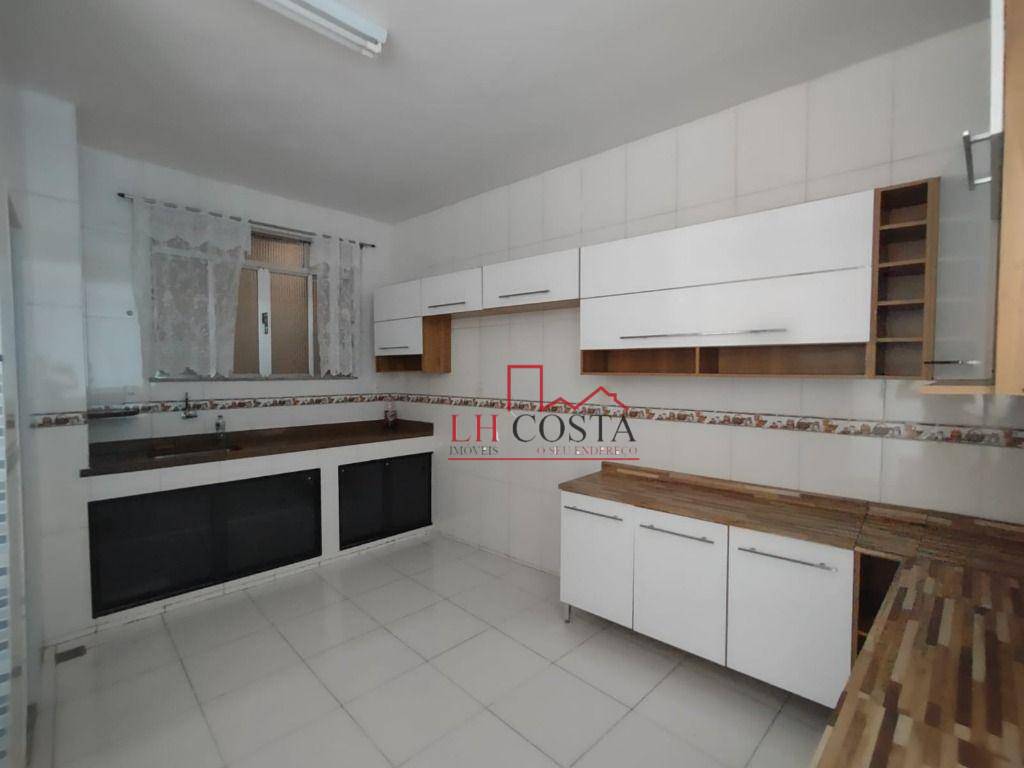 Casa à venda com 3 quartos, 220m² - Foto 24