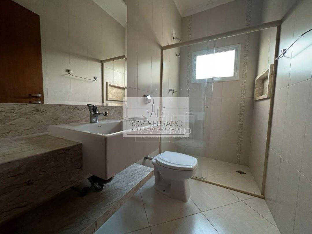 Casa de Condomínio para alugar com 5 quartos, 405m² - Foto 25