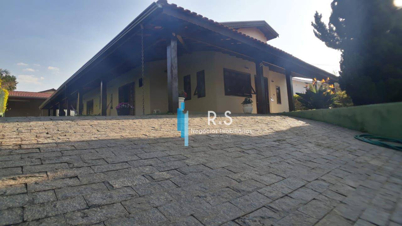 Casa de Condomínio à venda com 3 quartos, 300m² - Foto 4