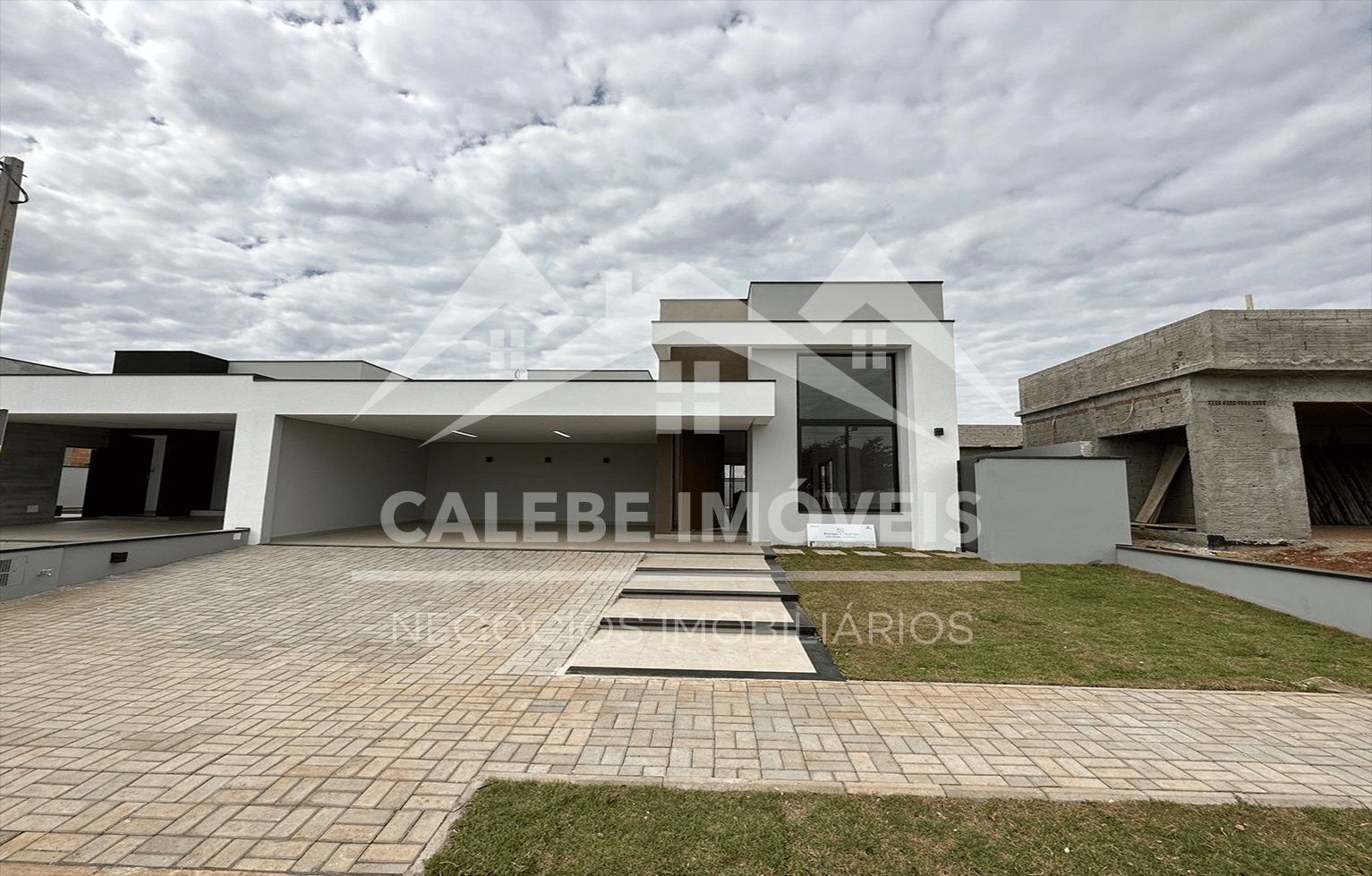 Casa de Condomínio à venda com 3 quartos, 202m² - Foto 1