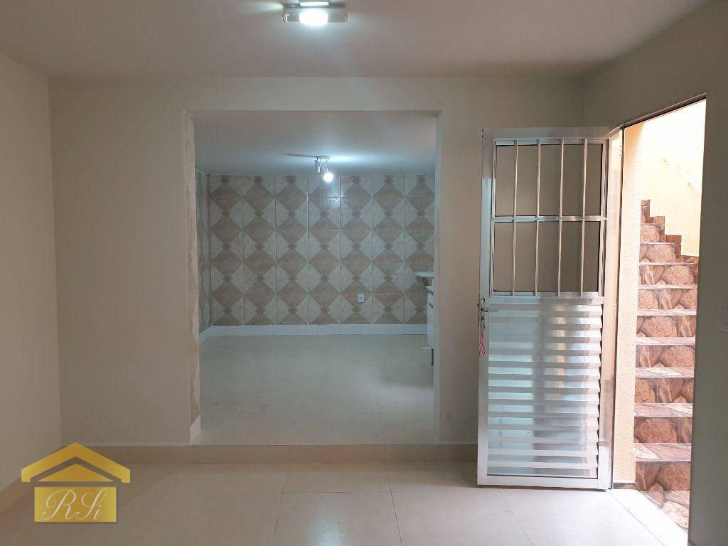 Casa para alugar com 1 quarto, 30m² - Foto 1