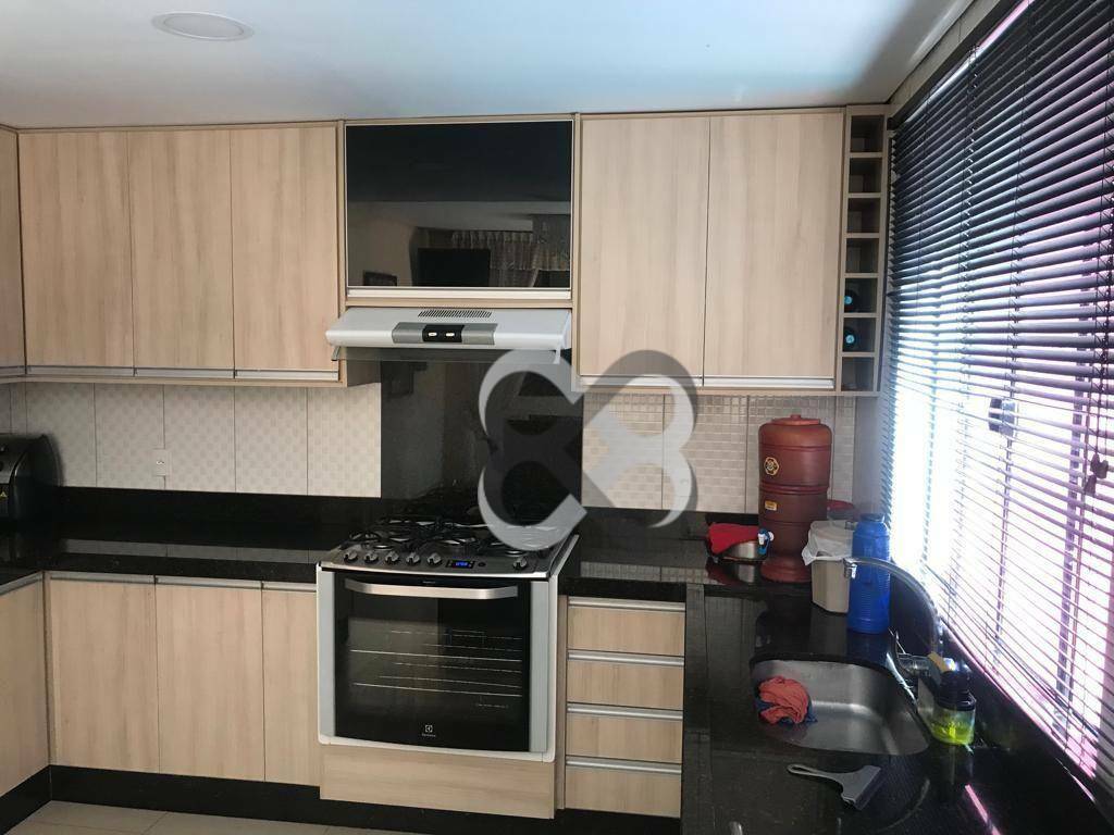 Sobrado à venda com 3 quartos, 247m² - Foto 5