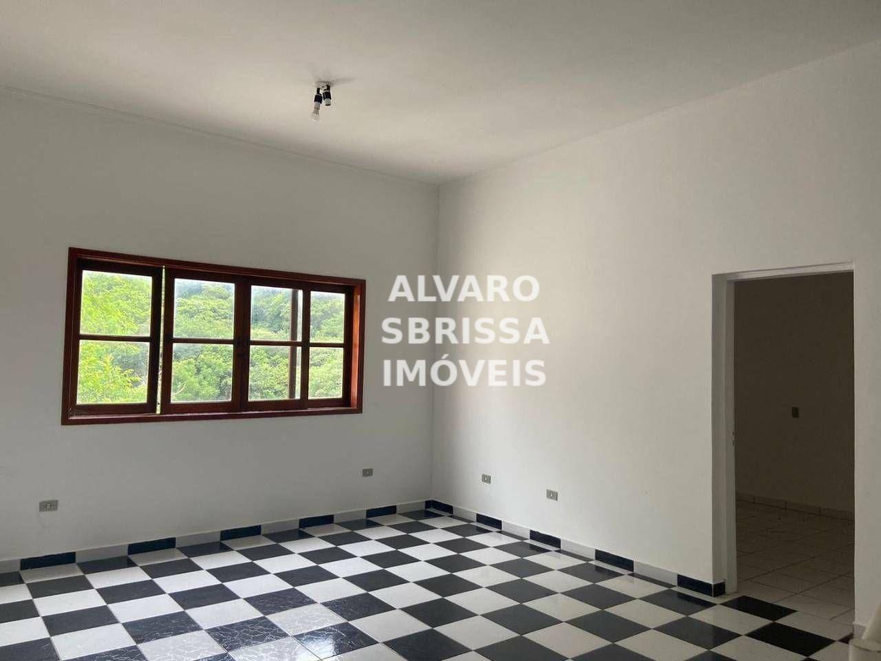 Casa à venda com 4 quartos, 230m² - Foto 2