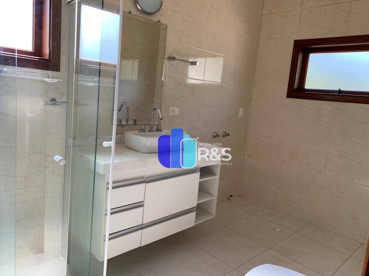 Casa de Condomínio para alugar com 3 quartos, 256m² - Foto 33