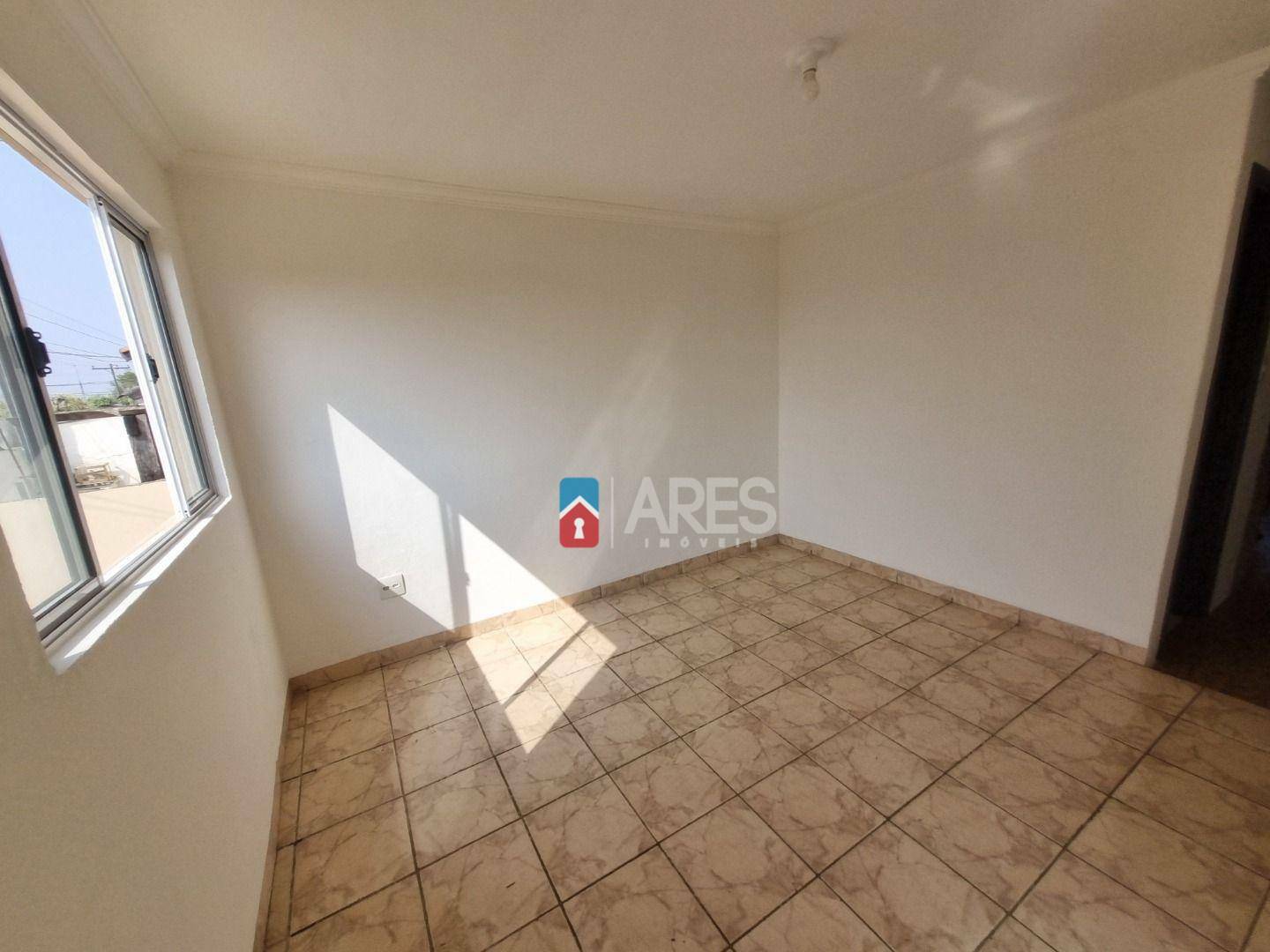 Casa à venda com 2 quartos, 95m² - Foto 2