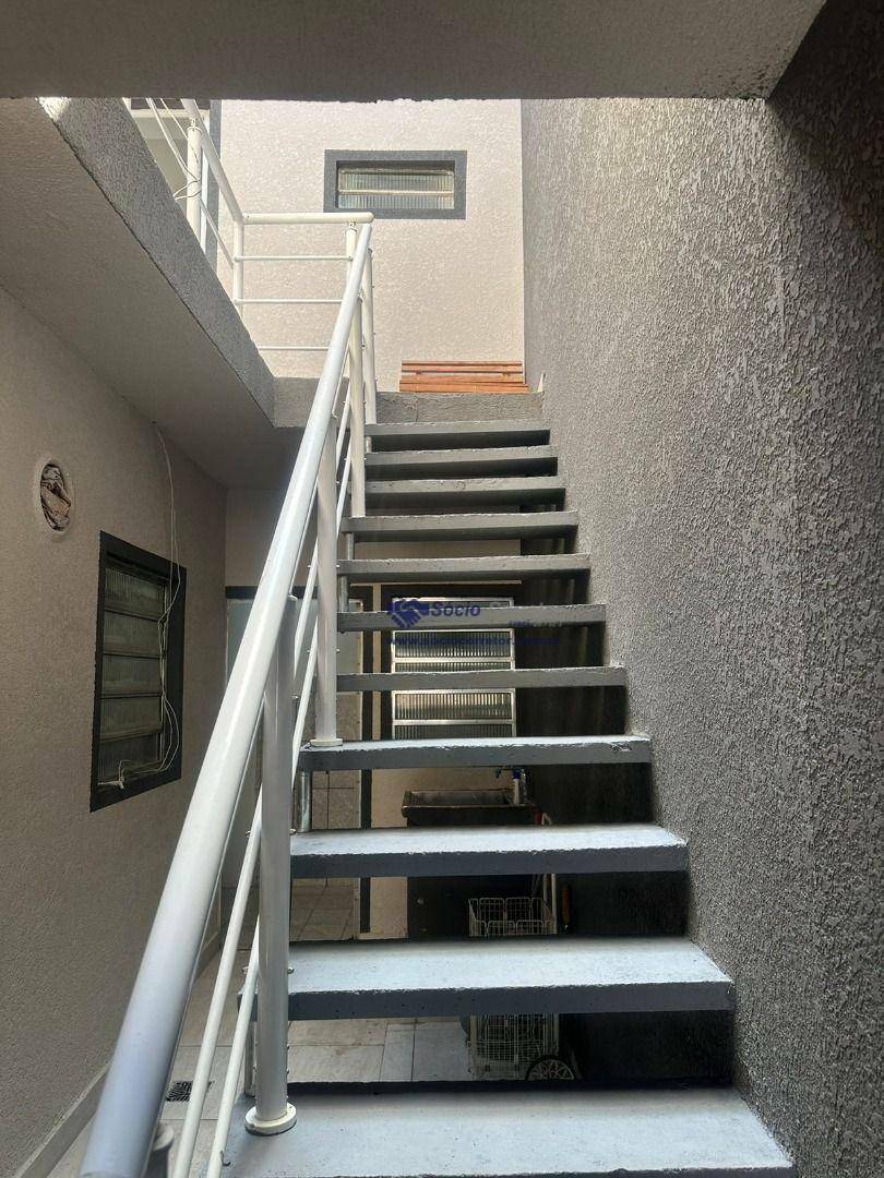 Sobrado à venda e aluguel com 4 quartos, 220m² - Foto 4