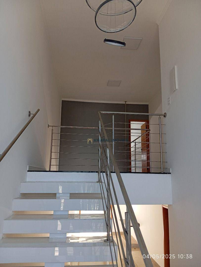 Sobrado à venda com 4 quartos, 200m² - Foto 14