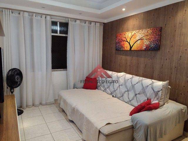 Apartamento à venda com 2 quartos, 70m² - Foto 1