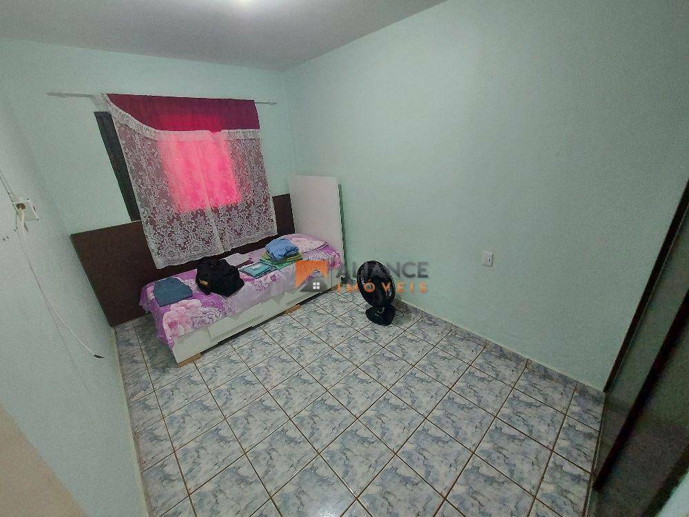 Casa à venda com 3 quartos, 100m² - Foto 14