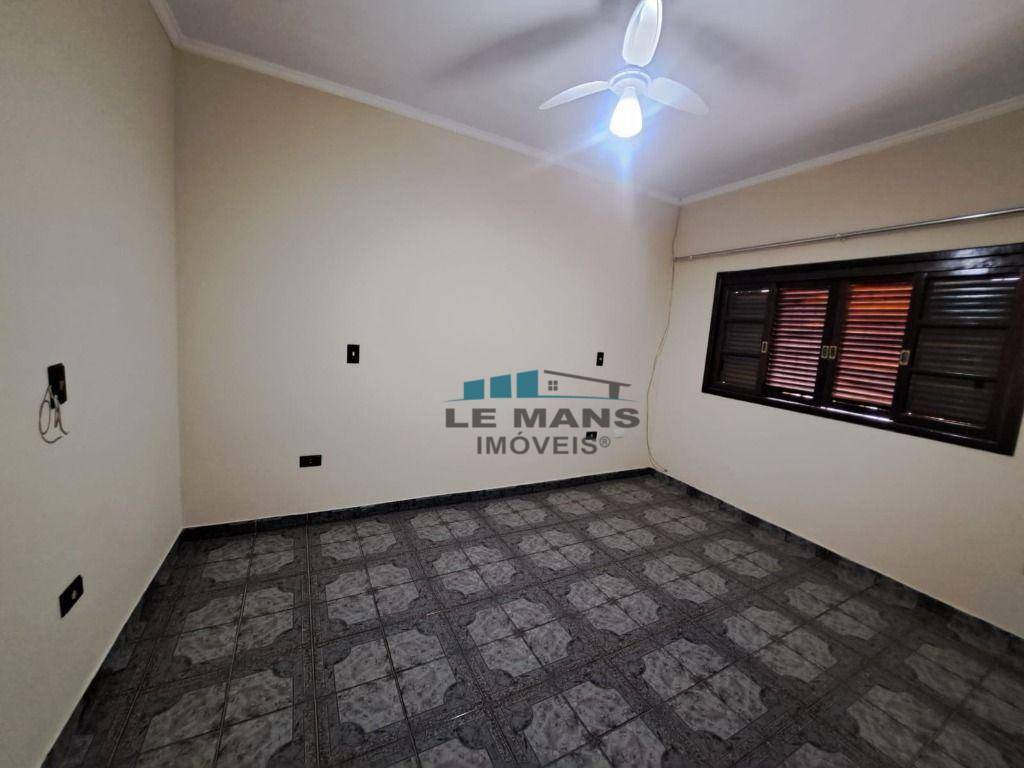 Casa para alugar com 4 quartos, 150m² - Foto 23