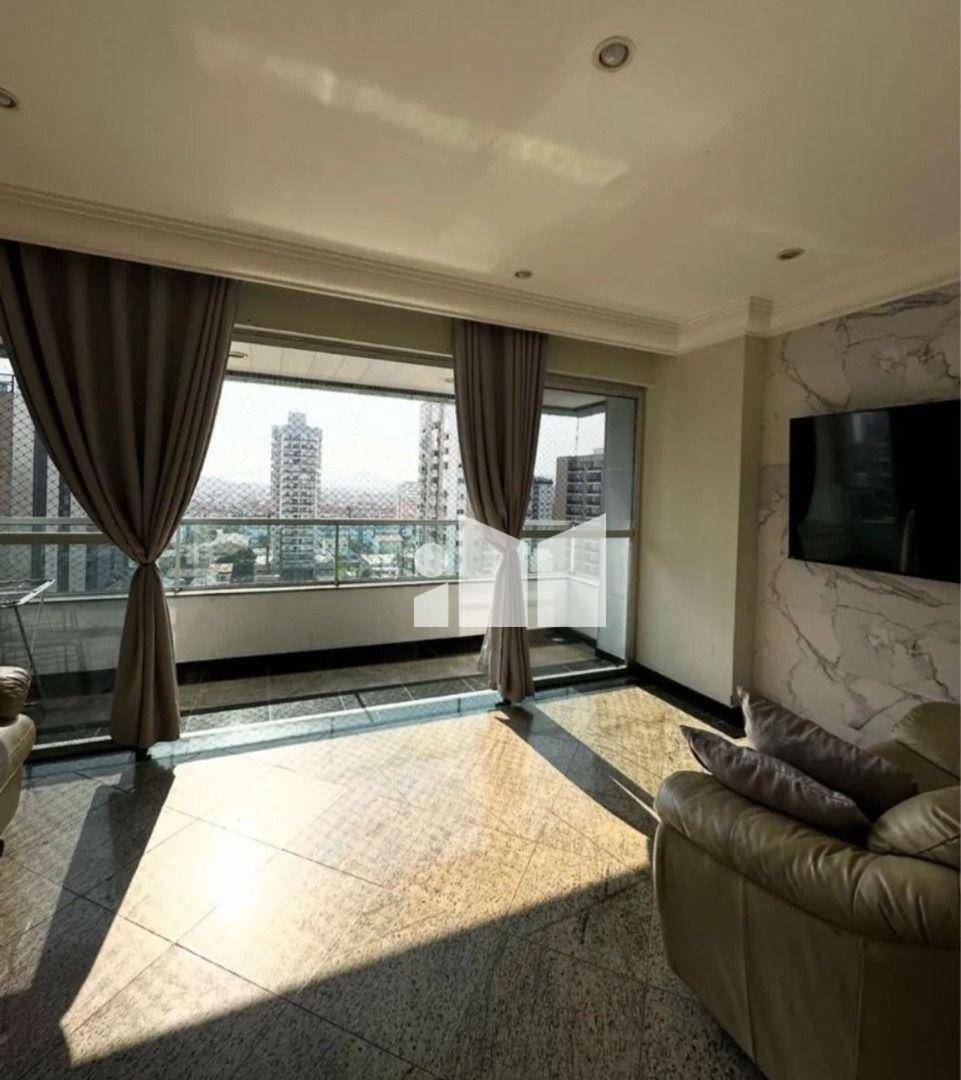 Apartamento para alugar com 3 quartos, 125m² - Foto 1
