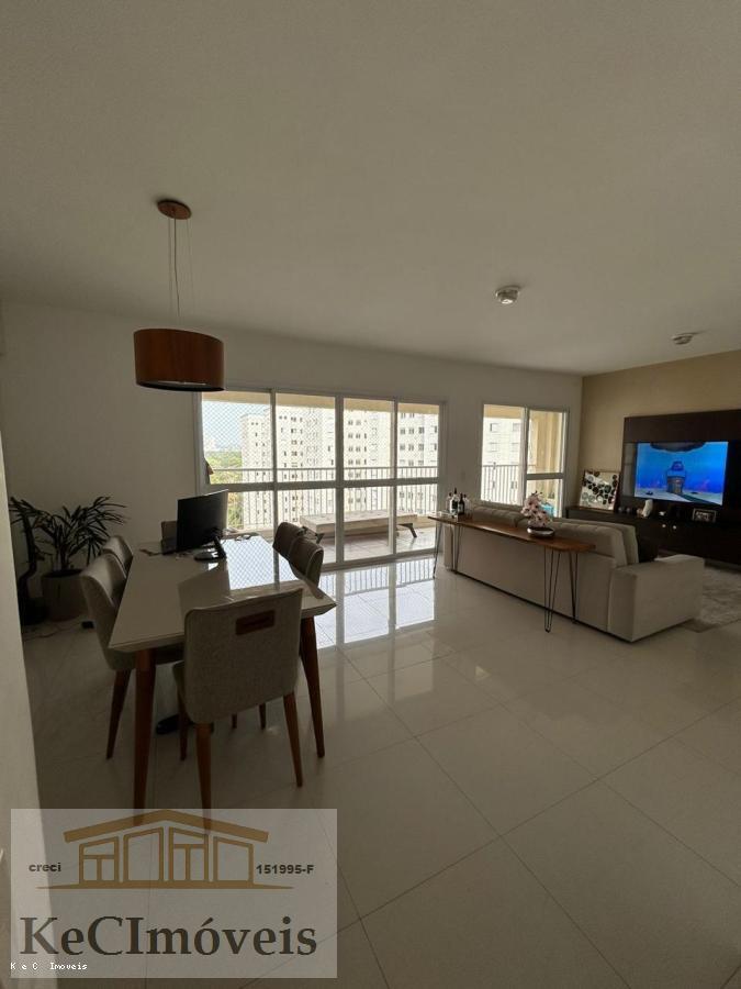 Apartamento à venda com 3 quartos, 131m² - Foto 1