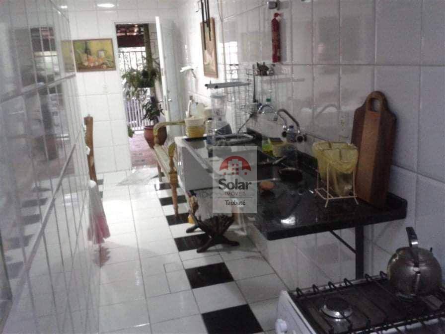 Casa à venda com 4 quartos, 100m² - Foto 3